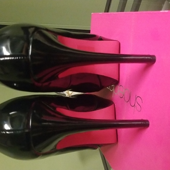 Shoedazzle Heels - Picture 3 of 5